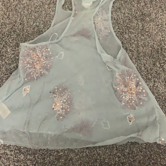 Top - Picture 2 of 2